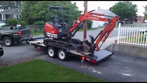 how to operate a mini excavator